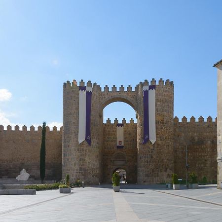 Balcony View To Avila'S Alcazar Dış mekan fotoğraf